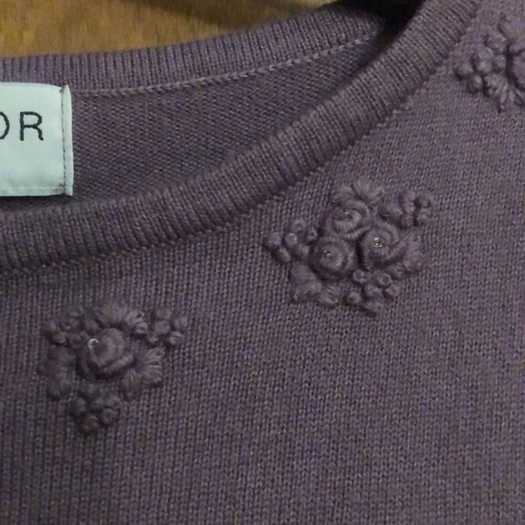 Sag Harbor Petite lightweight 3/4 sleeve embroidered sweater - Picture 3 of 5